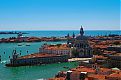 Венеция располагается на 118 островах