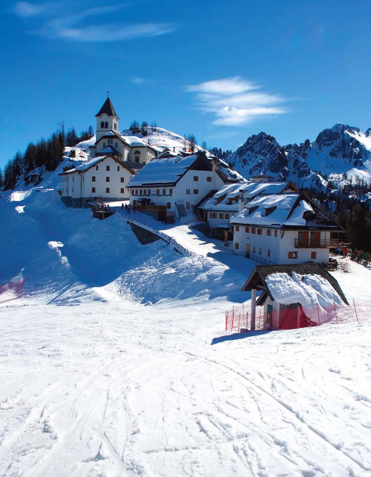 Курмайор – один из самых старых альпийских курортов Италии